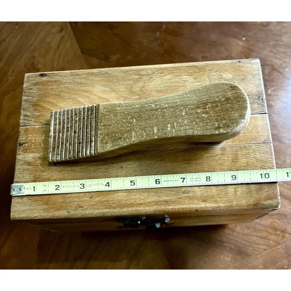 Cavalier Guardsman Vintage Wooden Shoebox Deluxe Shoes Shine Case Dovetail